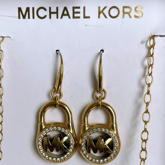 ‼️SALE‼️NEW!!🤍💎MICHEAL KORS  EARRING & NECKLACE SET!! - Picture 6 of 6